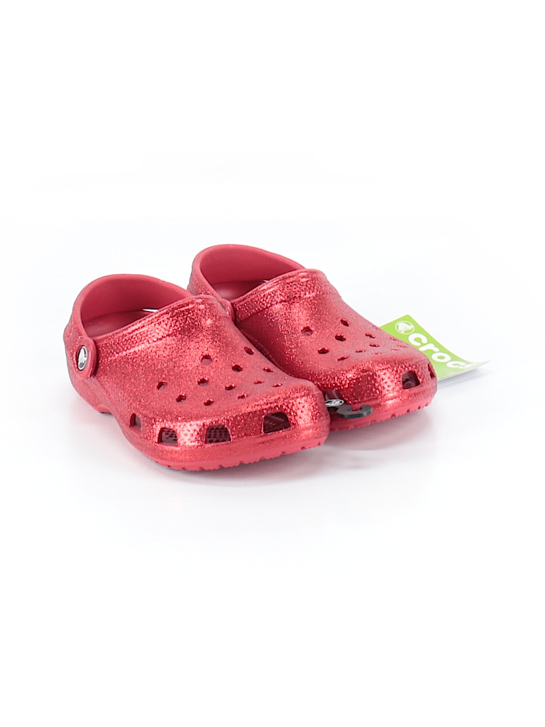 metallic pink crocs