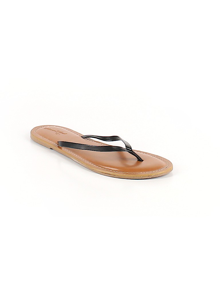 Universal Thread Solid Black Flip Flops 