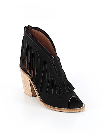 Musse & Cloud Boots (view 1)