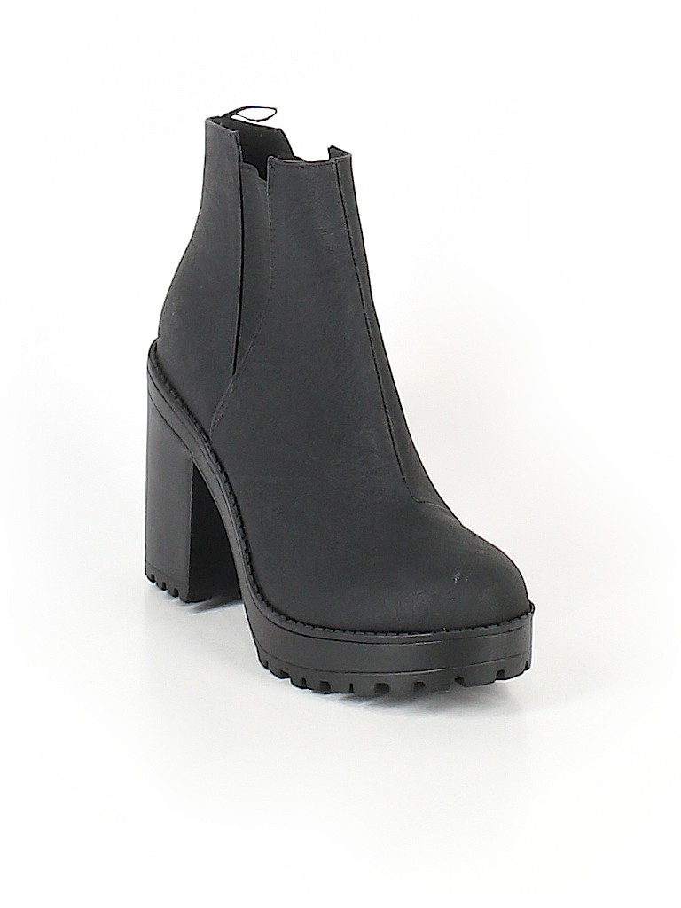 divided black ankle boots