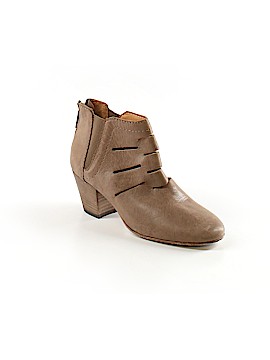 Aquatalia by Marvin K Size 4 1/2