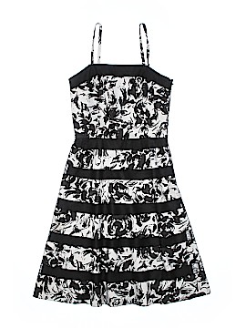 White House Black Market Size 00