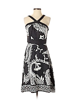 White House Black Market Size 2