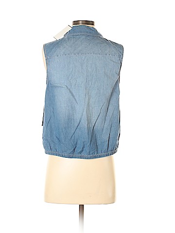 Vanilla Star Sleeveless Button-Down Shirt (view 2)