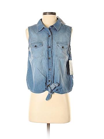 Vanilla Star Sleeveless Button-Down Shirt (view 1)