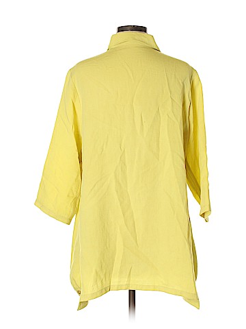 Fridaze Short Sleeve Button-Down Shirt (view 2)