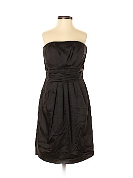 White House Black Market Size 2