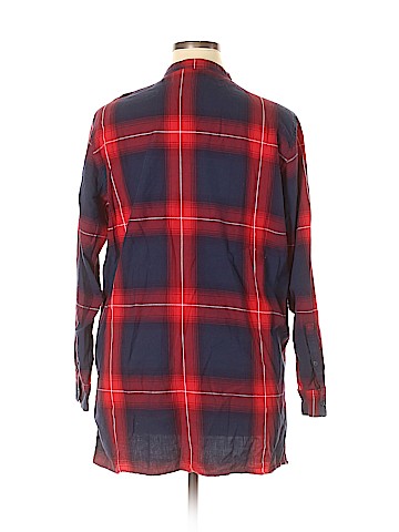 Gap Long Sleeve Button-Down Shirt (view 2)