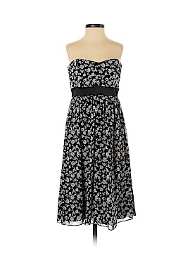 White House Black Market Size 2