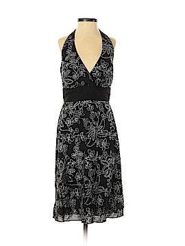 White House Black Market Size 2