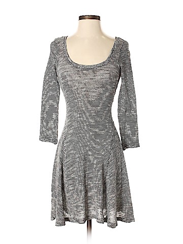 American Eagle Outfitters Casual Dress (view 1)