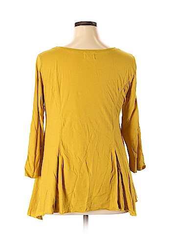 t.la 3/4 Sleeve Top (view 2)