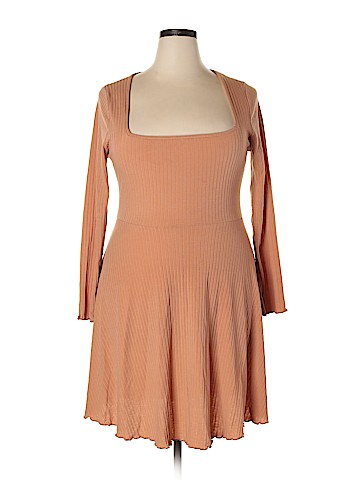Boohoo Boutique Casual Dress (view 1)