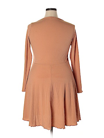 Boohoo Boutique Casual Dress (view 2)