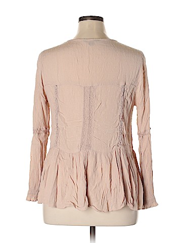 American Eagle Outfitters Long Sleeve Top (view 2)