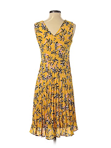 Banana Republic Factory Store Casual Dress (view 2)