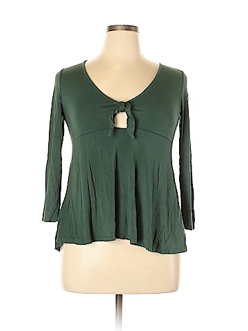 American Eagle Outfitters 3/4 Sleeve Top (view 1)