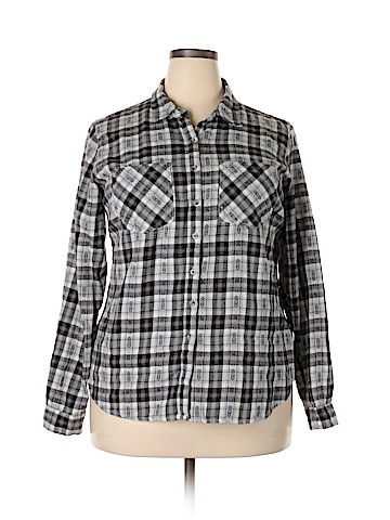 Maurices Long Sleeve Button-Down Shirt (view 1)