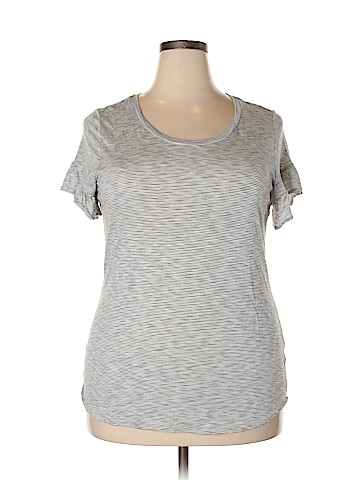 Maurices Short Sleeve T-Shirt (view 1)