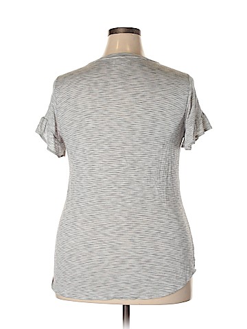 Maurices Short Sleeve T-Shirt (view 2)
