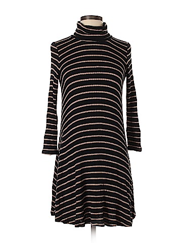 American Eagle Outfitters Casual Dress (view 1)