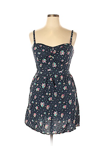 American Eagle Outfitters Casual Dress (view 1)