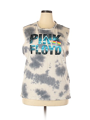 Assorted Brands Sleeveless T-Shirt (view 1)