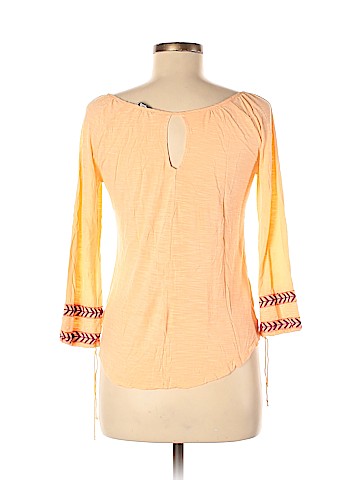 American Eagle Outfitters 3/4 Sleeve Top (view 2)