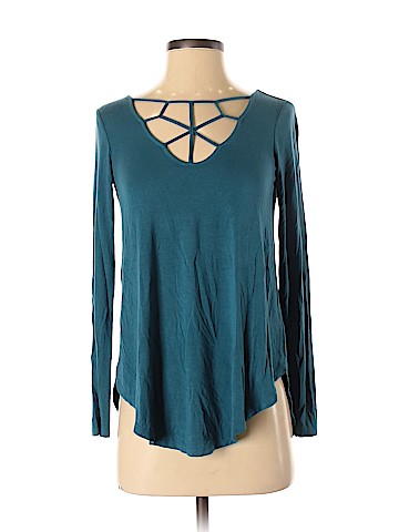 American Eagle Outfitters Long Sleeve Top (view 1)