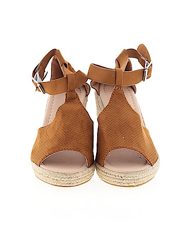 Unbranded Wedges (view 2)