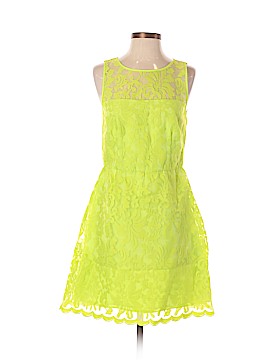 Laundry by Shelli Segal Size 4