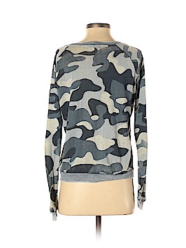 derek heart camo sweatshirt