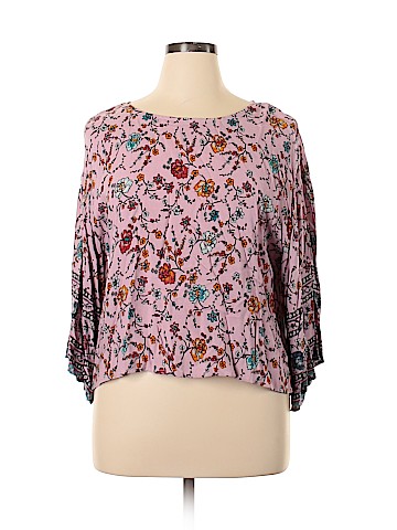 Eyeshadow 3/4 Sleeve Blouse (view 1)