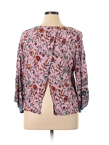 Eyeshadow 3/4 Sleeve Blouse (view 2)
