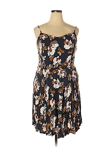 Old Navy Casual Dress (view 1)