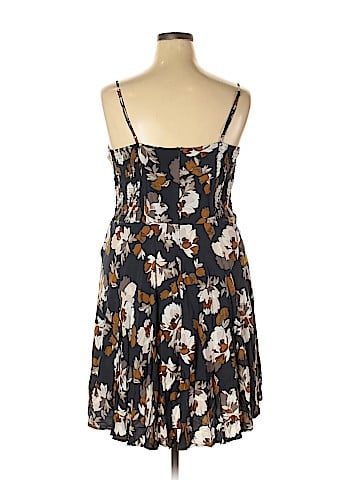 Old Navy Casual Dress (view 2)