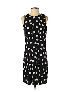 White House Black Market Size 2