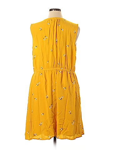 Old Navy Casual Dress (view 2)