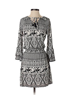 White House Black Market Size 00