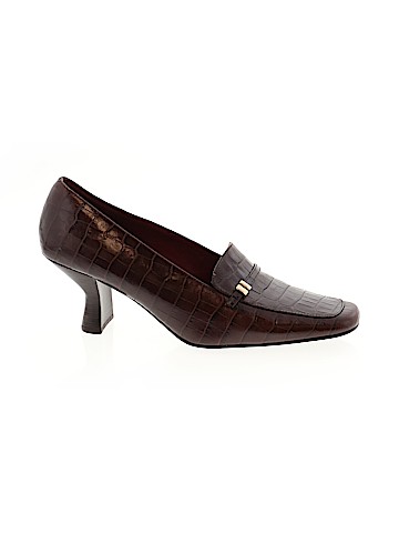 Liz Claiborne Heels (view 1)