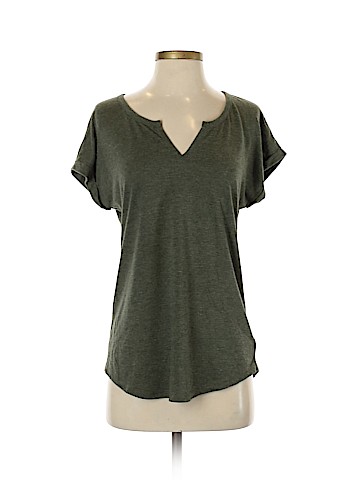 Old Navy Short Sleeve T-Shirt (view 1)