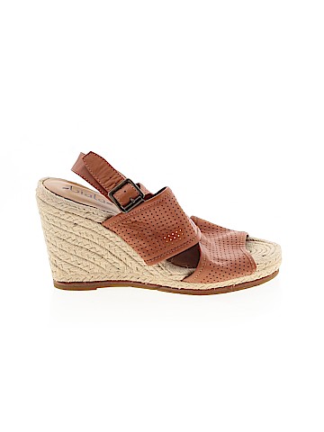 Biala Wedges (view 1)