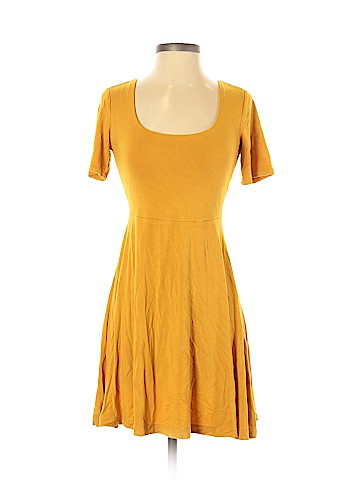 Old Navy Casual Dress (view 1)