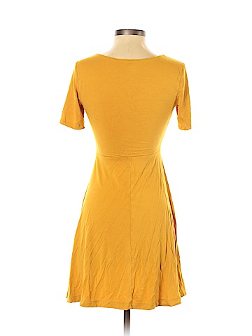 Old Navy Casual Dress (view 2)