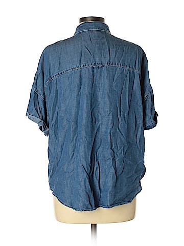 Levi's Short Sleeve Button-Down Shirt (view 2)