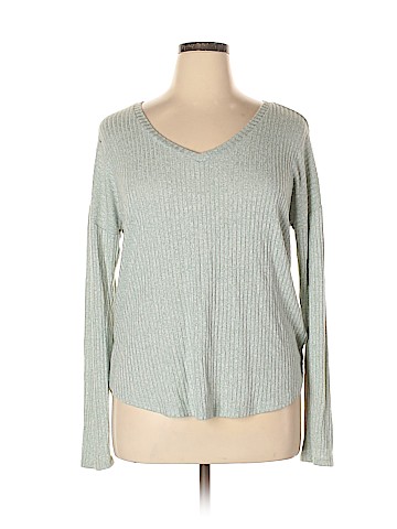 American Eagle Outfitters Pullover Sweater (view 1)