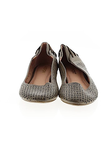 REPORT Flats (view 2)