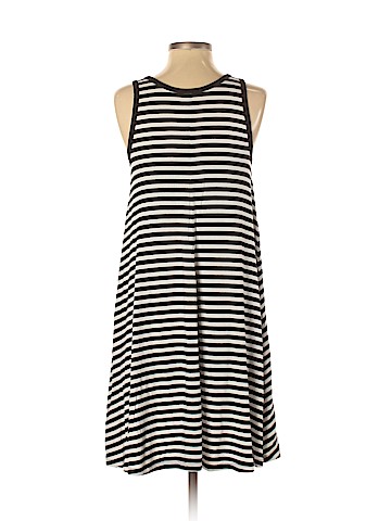Old Navy Casual Dress (view 2)