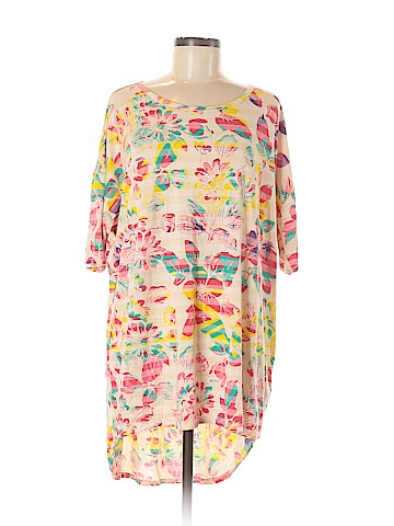 Lularoe 3/4 Sleeve T-Shirt (view 1)