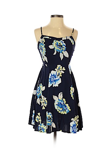 Old Navy Casual Dress (view 1)